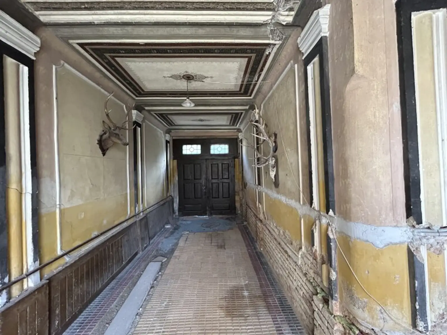 +++ Historisches Mehrfamilienhaus mit Charakter und Potenzial – eines der ältesten Gebäude Kőszegs! +++