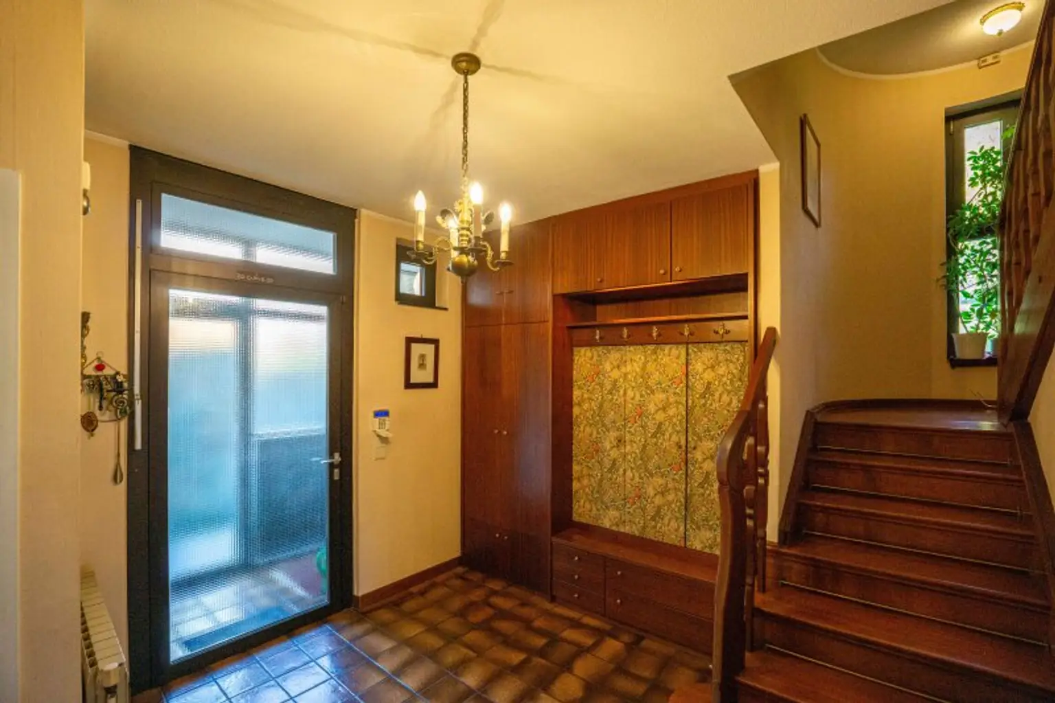 Eckreihenhaus mit Einfamilienhauscharakter in zentrumsnaher Aussichtsslage