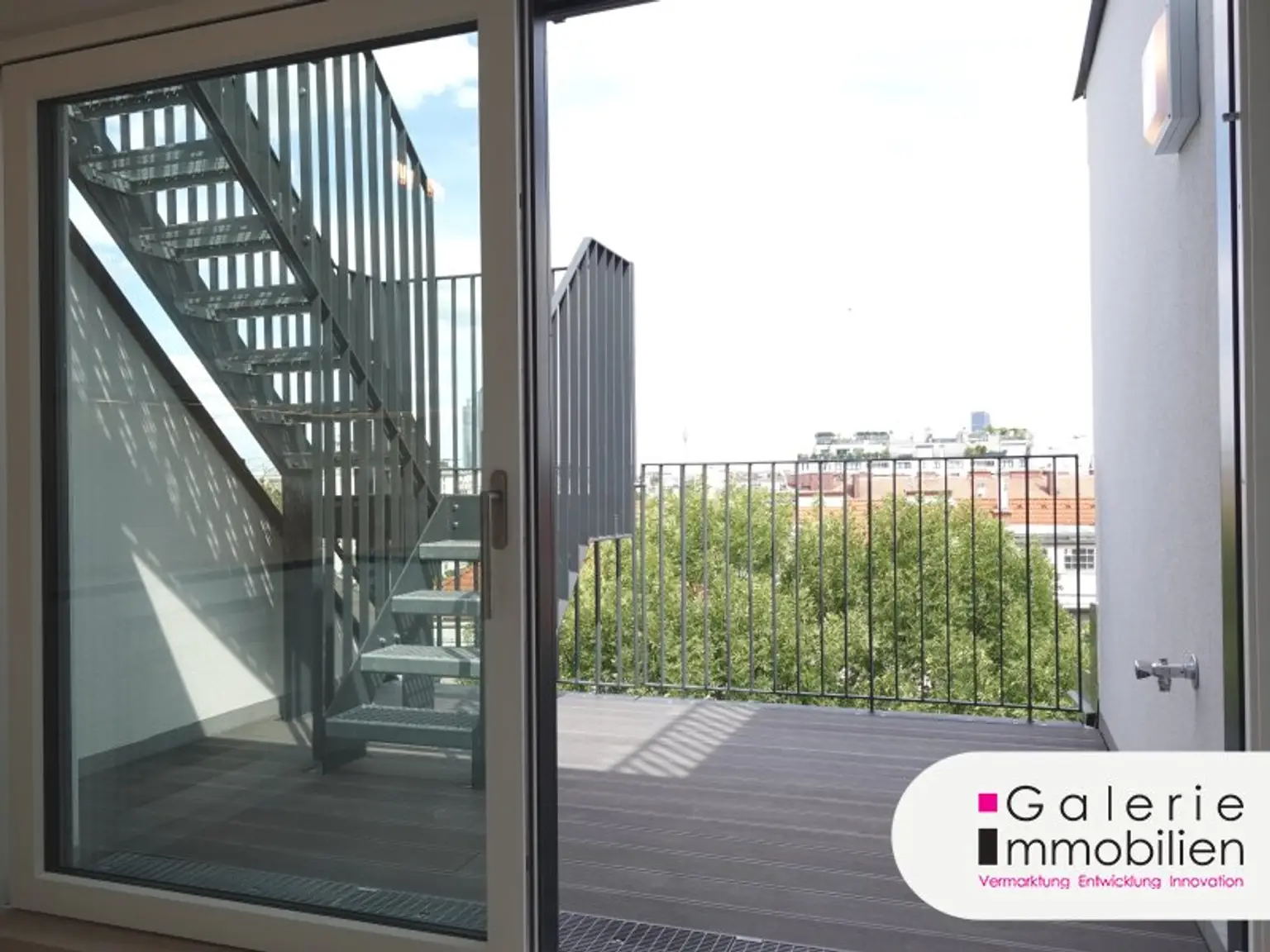 VIDEO: 360°-Ausblick auf Wien: Hochwertige 2-Zimmer-Wohnung mit Klima plus 2 private Dachterrassen!
