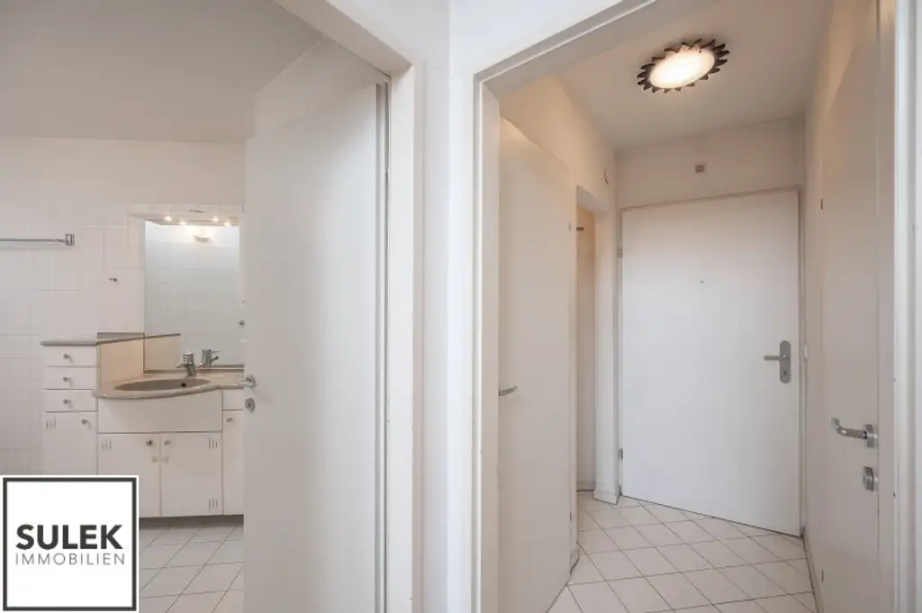 3 Zimmer-Dachgeschosswohnung mit Terrasse am Währinger Gürtel, nahe U6!