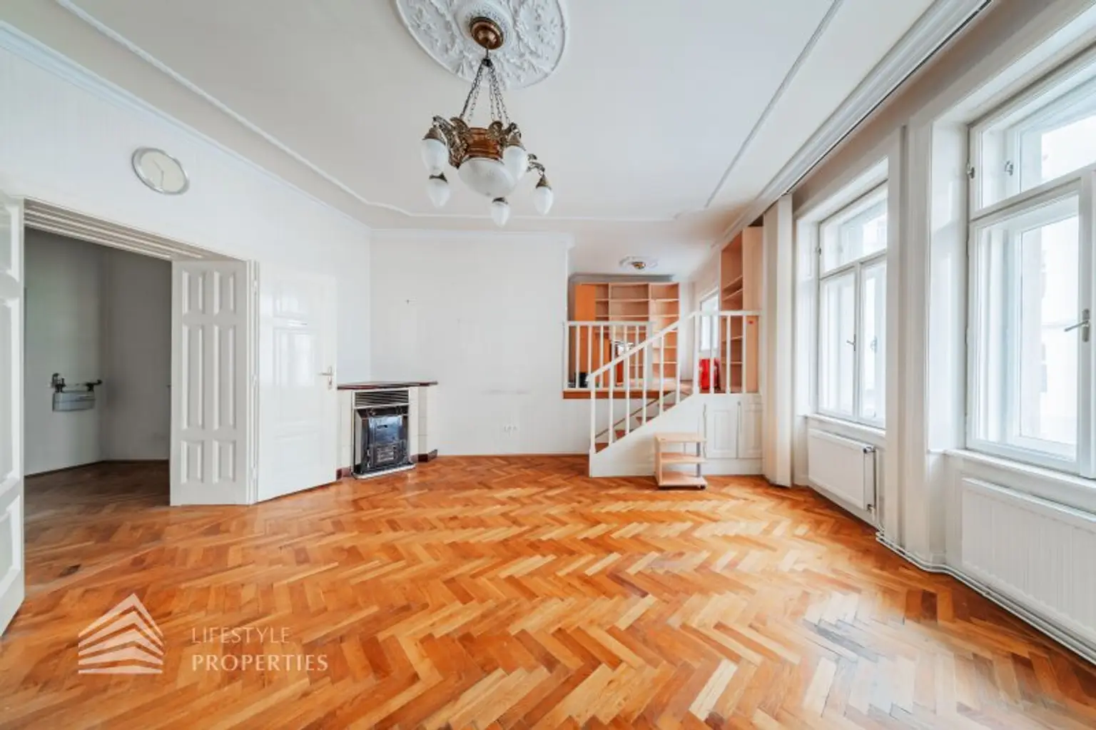 Charmante 3-Zimmer Altbauwohnung mit Loggia, Nähe Volksoper