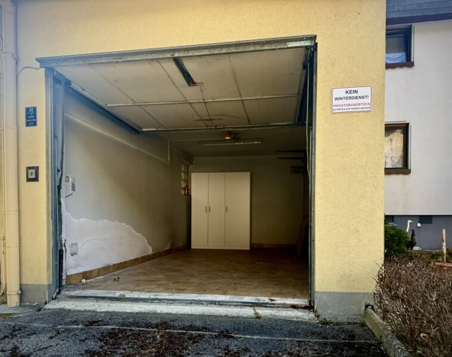 Garage - direkt am Haus angebaut