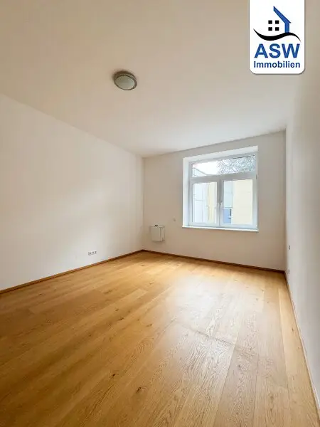 Perfekte Lage!! Top-moderne Altbauwohnung mit Balkon und Sauna in der Hauptstraße