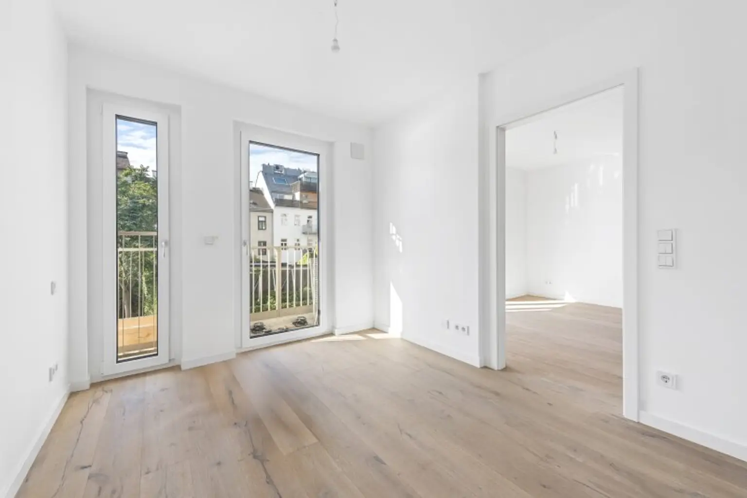 ERSTBEZUG - ENTZÜCKENDE 2-ZIMMER-WOHNUNG MIT SÜD-WEST BALKON