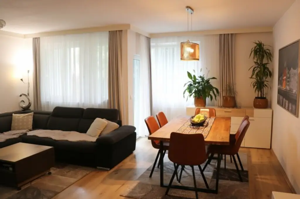 4-Zimmer-Wohnung in der Amraser Straße - optional mit 2 verschließbaren Autoabstellplätzen