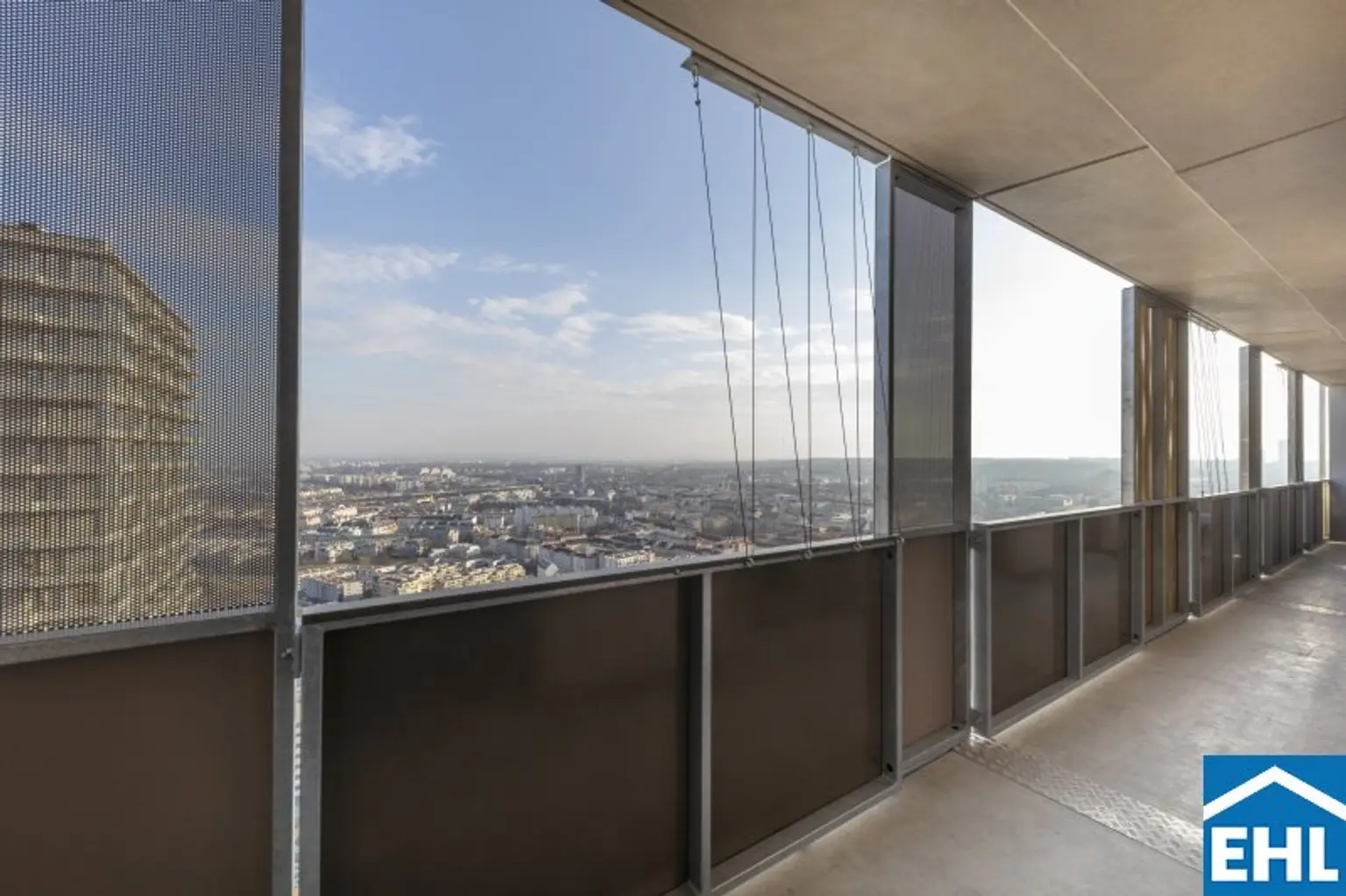 Panorama Wohnung im 32. Stock des Q-Tower mit Südost-Ausrichtung