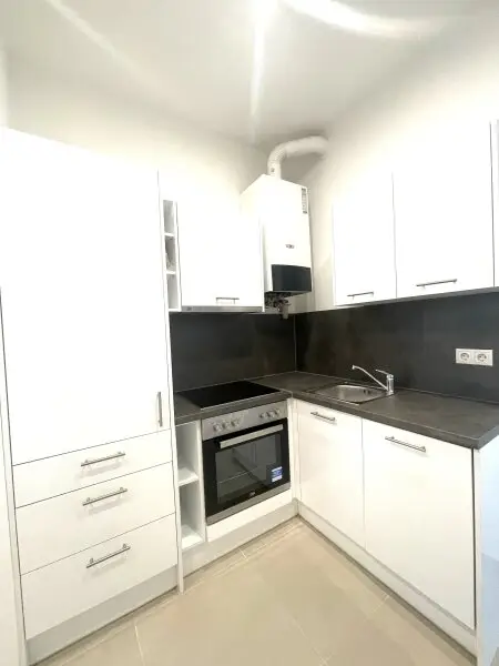 Charmante  2-Zimmer-Wohnung - neu saniert - in 1150 Wien!