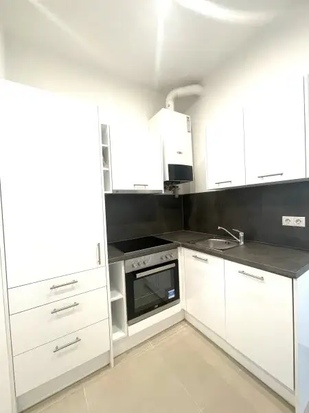 Charmante  2-Zimmer-Wohnung - neu saniert - in 1150 Wien!