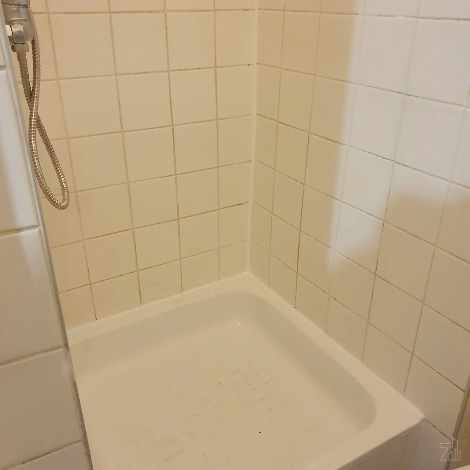 Erstbezug nach Sanierung – 1-Zimmer-Wohnung mit 17 m² im 2. OG, Top 10