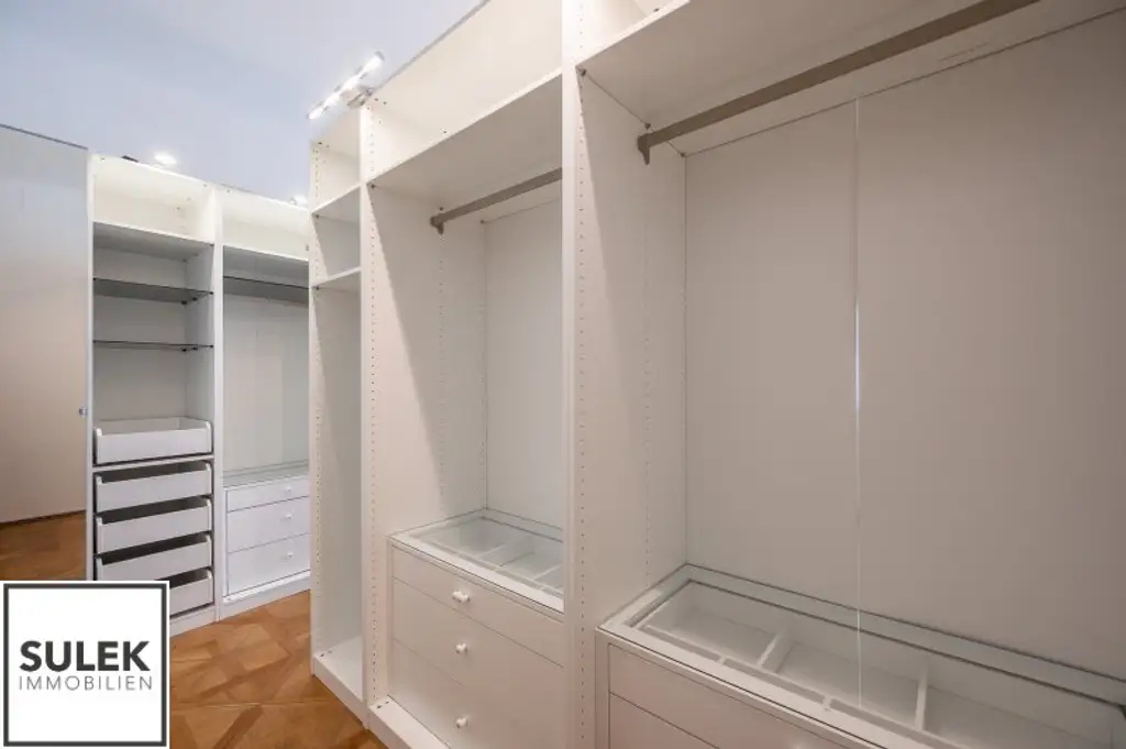 Rarität in der Wehrgasse: großzügige, sanierte Altbauwohnung mit Terrasse ab 01/26 unbefristet mieten!