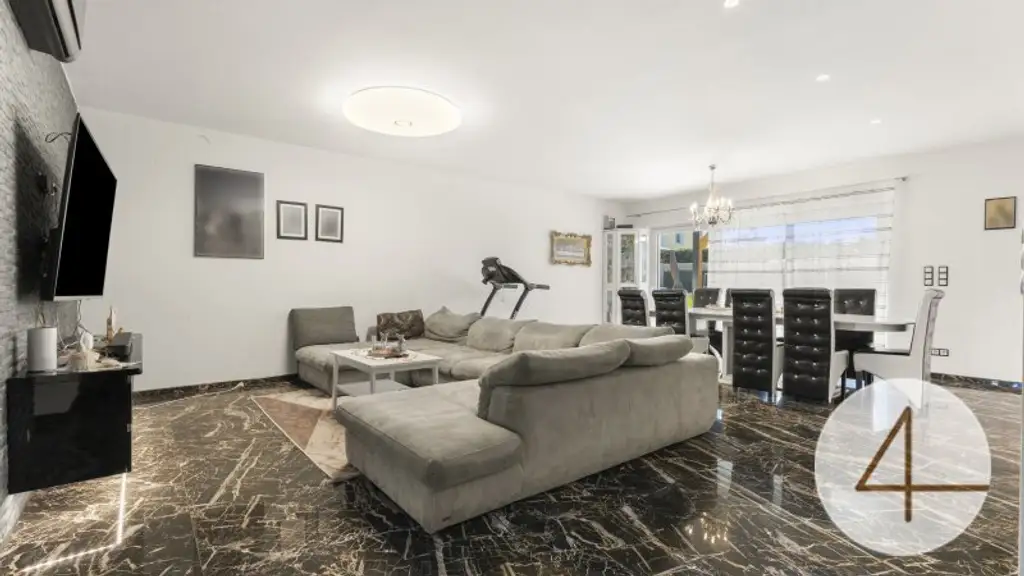 Hochwertiges Traumhaus mit Terrasse, Garage & Carport