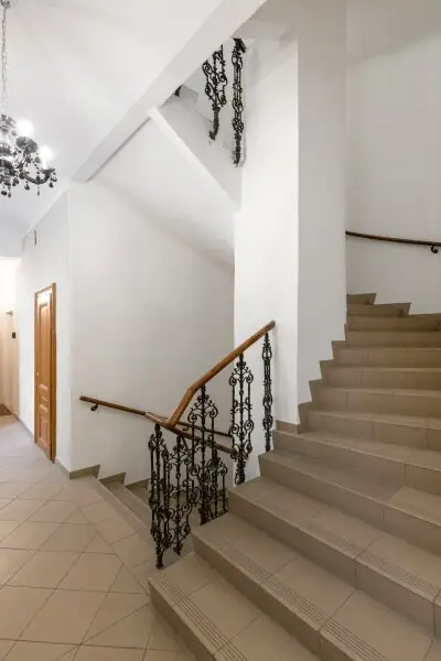 TOP ANGEBOT! Helle 3-Zi.-Altbauwohnung mit zukünftigen Balkon!