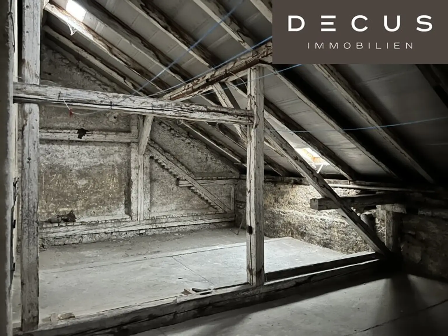 CHARMANTES & GEPFLEGTES ZINSHAUS IM ALLEINEIGENTUM IN BEGRÜNTER GASSE