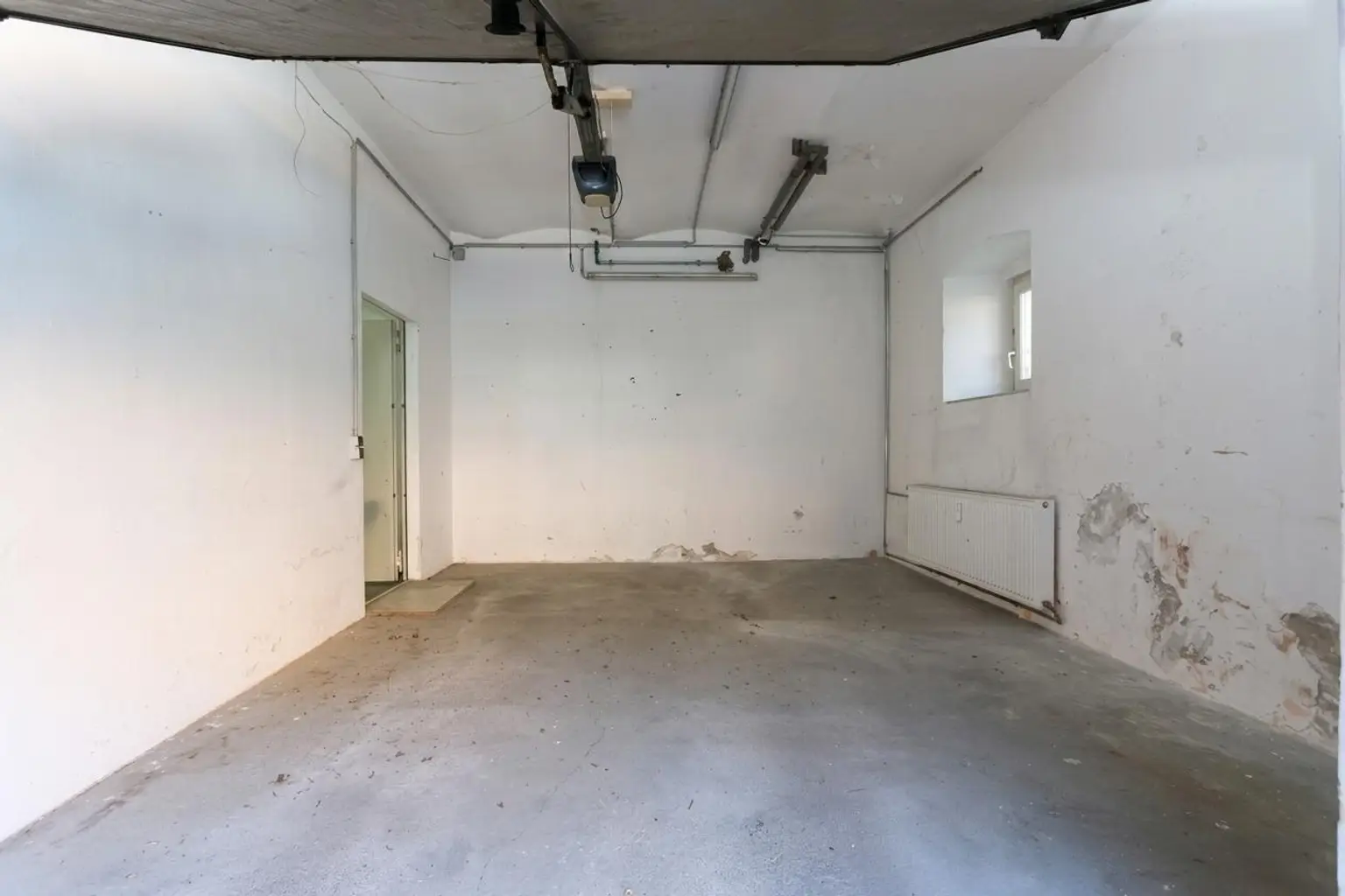 Garage im Haus Nr. 65