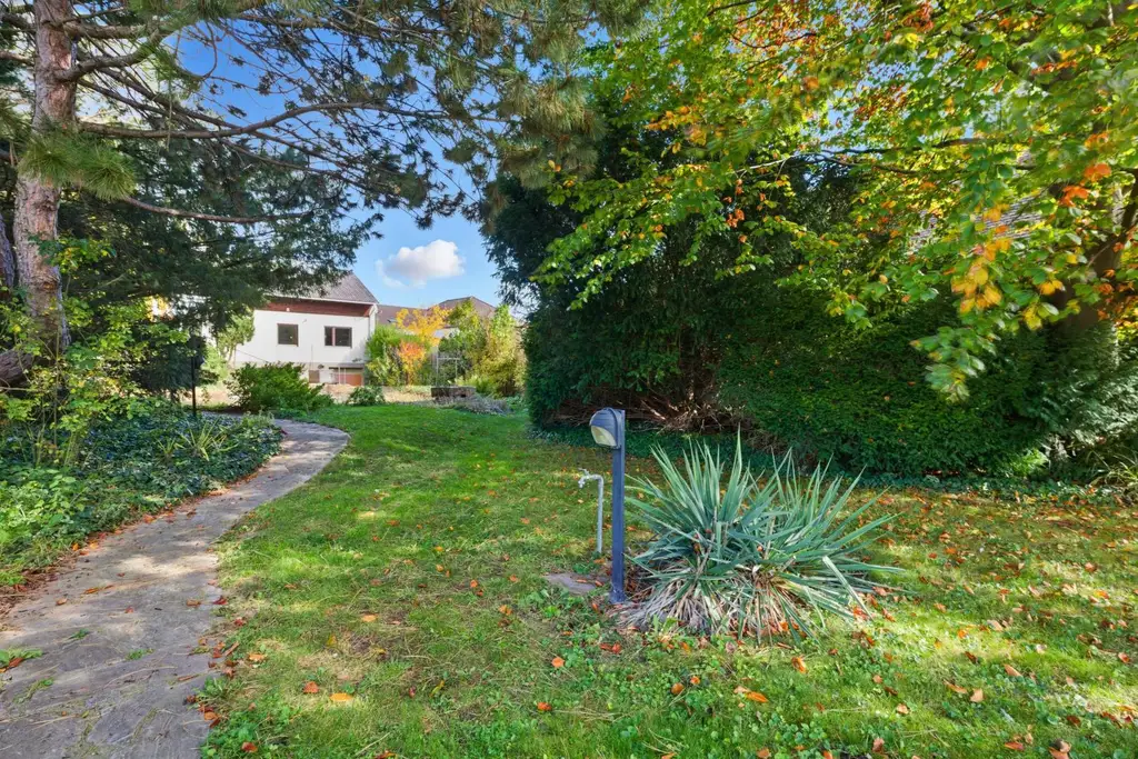 Ihr persönliches Wohnparadies: Ein Refugium für Naturliebhaber – Wohnen am eigenen Schwimmteich!