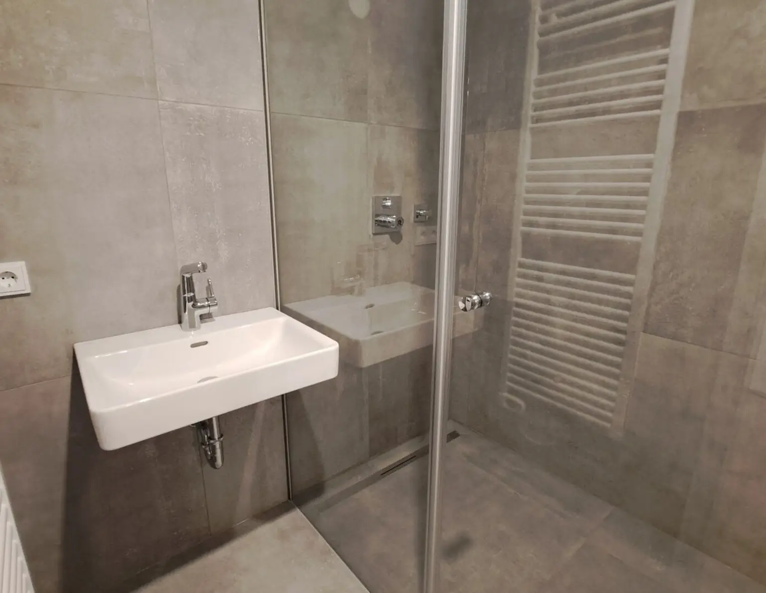 Sonnig Wohnen, Rosig Leben - Daheim in Neusiedl am See!