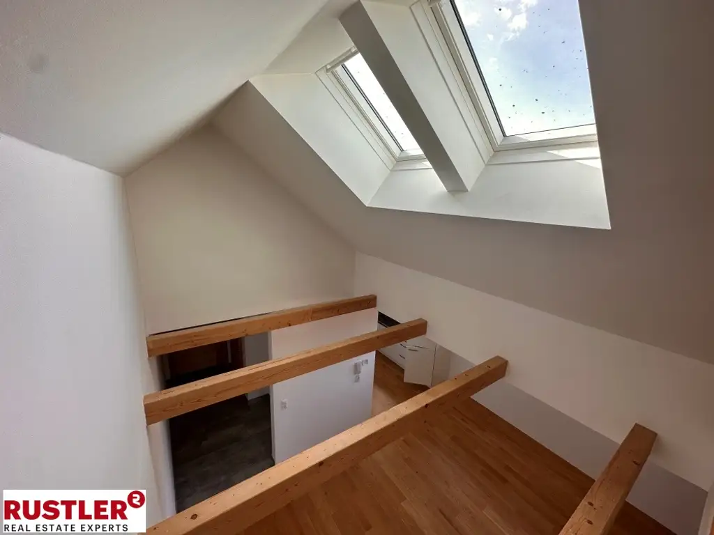 Außergewöhnliche 3-Zimmer Maisonette-Wohnung in Ruhelage