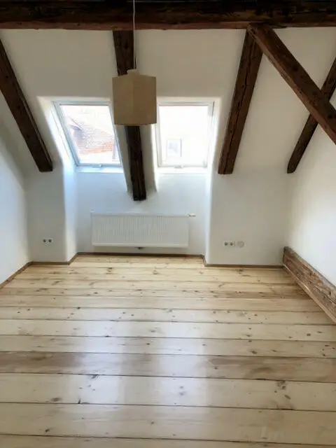 Zimmer strassenseitig vom Wohnzimmer aus begehbar