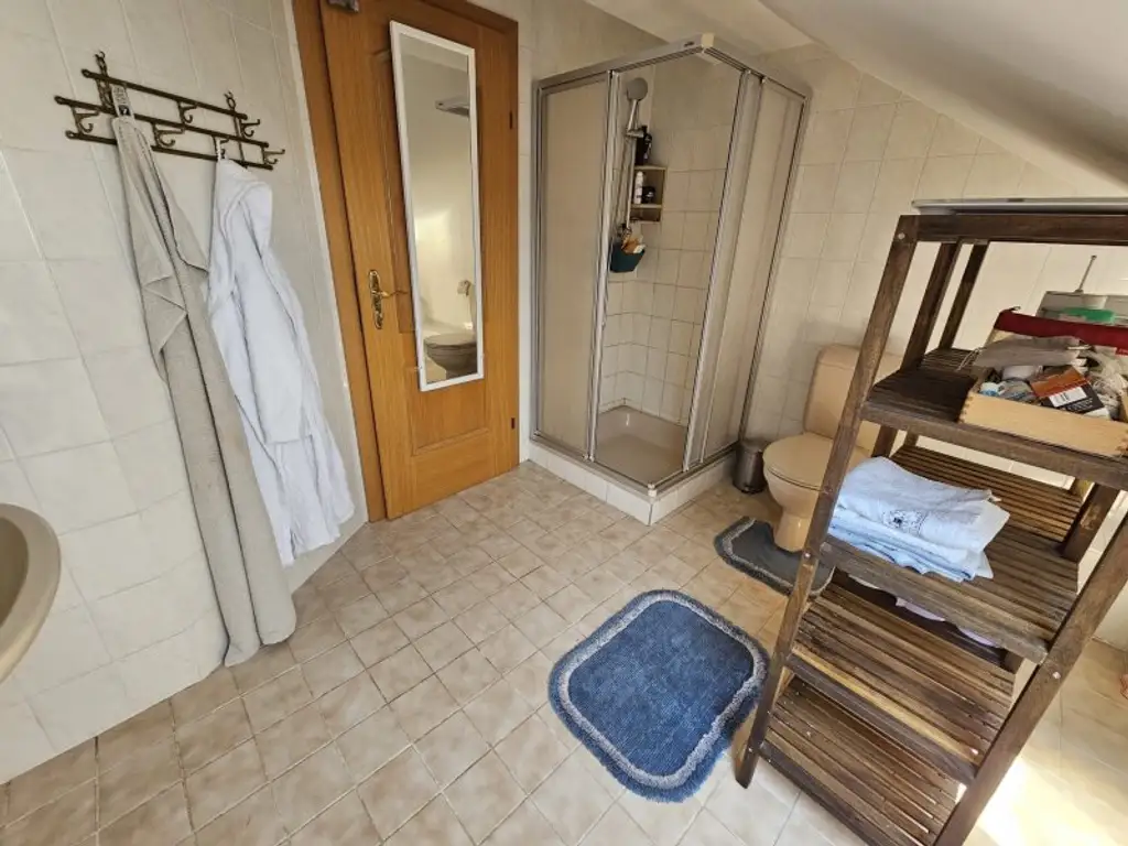 Einfamilienhaus mit Sauna uvm. auf Pachtgrundstück (verlängerbar) in Steinbrunn mit Zugang zum Badeteich!