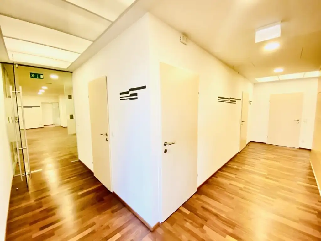 Büro/Praxisfläche- in exklusiver Lage zu vermieten