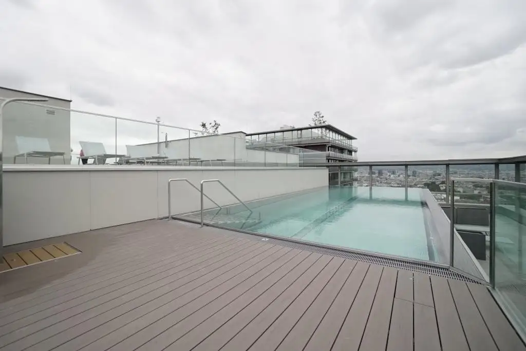 2 Zimmer + Balkon im TRIIIPLE! VIDEOBESICHTIGUNG!