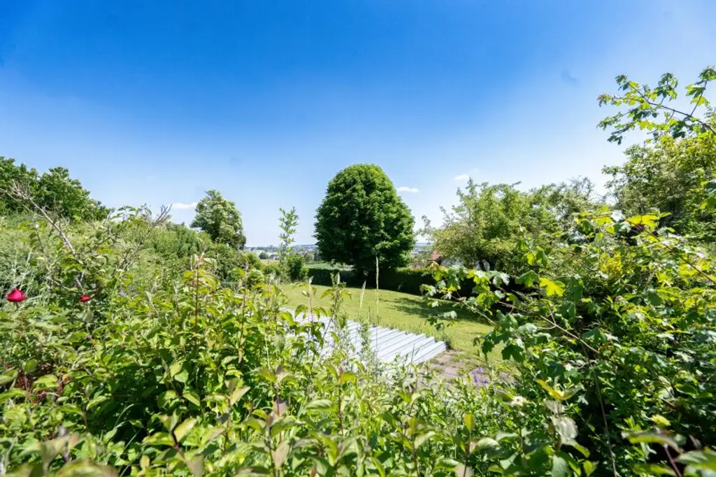 Toplage von Leonding: 7-Zimmer-Einfamilienhaus mit Pool & traumhaftem Ausblick zu kaufen