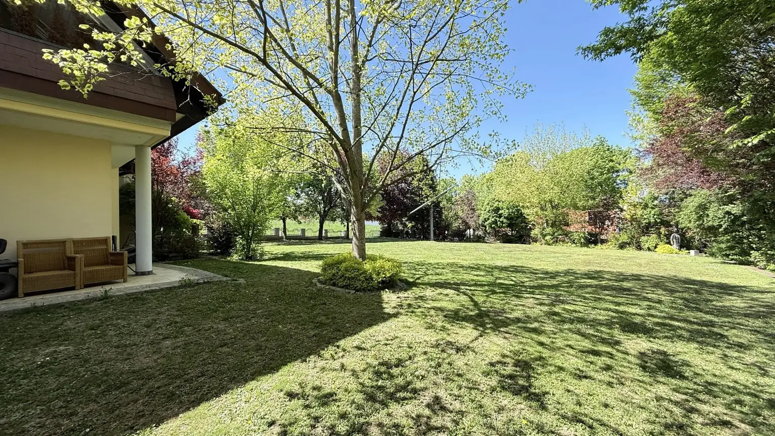 uneinsichtiger Garten