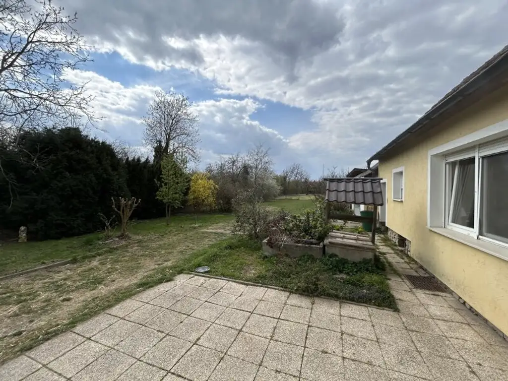 +++ Charmantes Landhaus mit großem Grundstück – in Szakony (Ungarn) +++