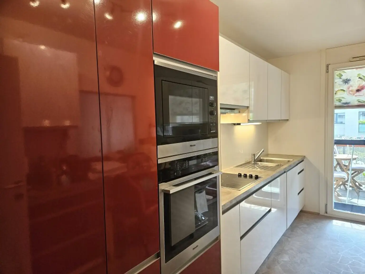 NEUWALDEGG - Gepflegter Neubau mit Balkon