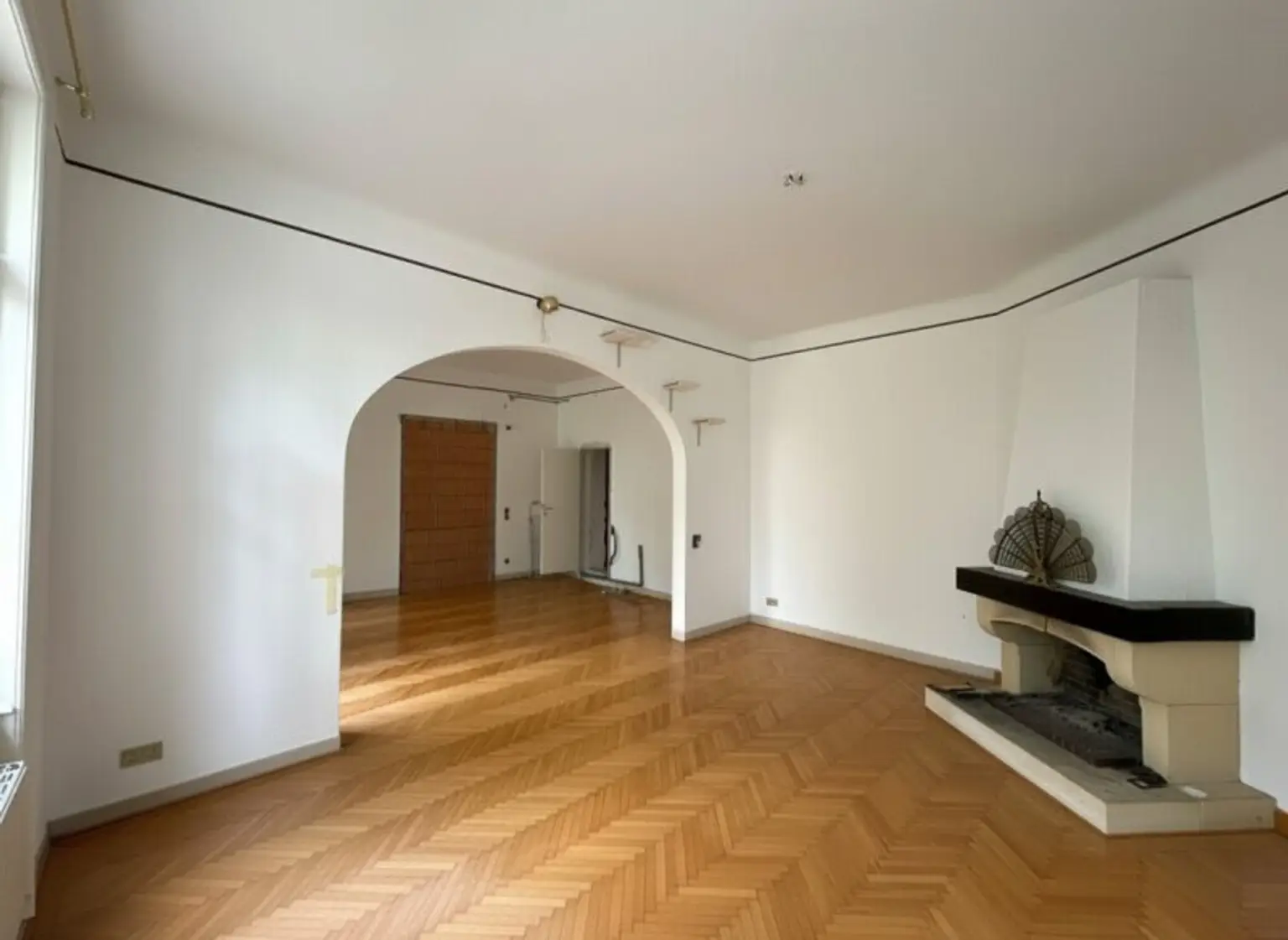 Stadtleben trifft Natur – Traumhafte 5-Zimmerwohnung in Zinsvilla zu verkaufen!