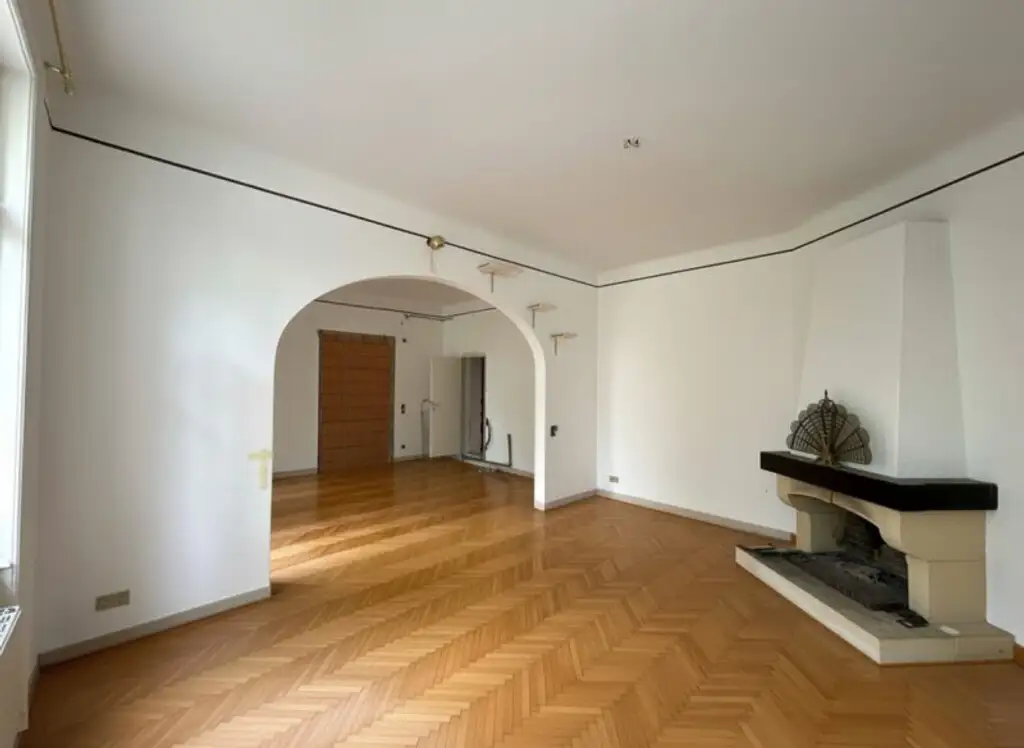 Stadtleben trifft Natur – Traumhafte 5-Zimmerwohnung in Zinsvilla zu verkaufen!