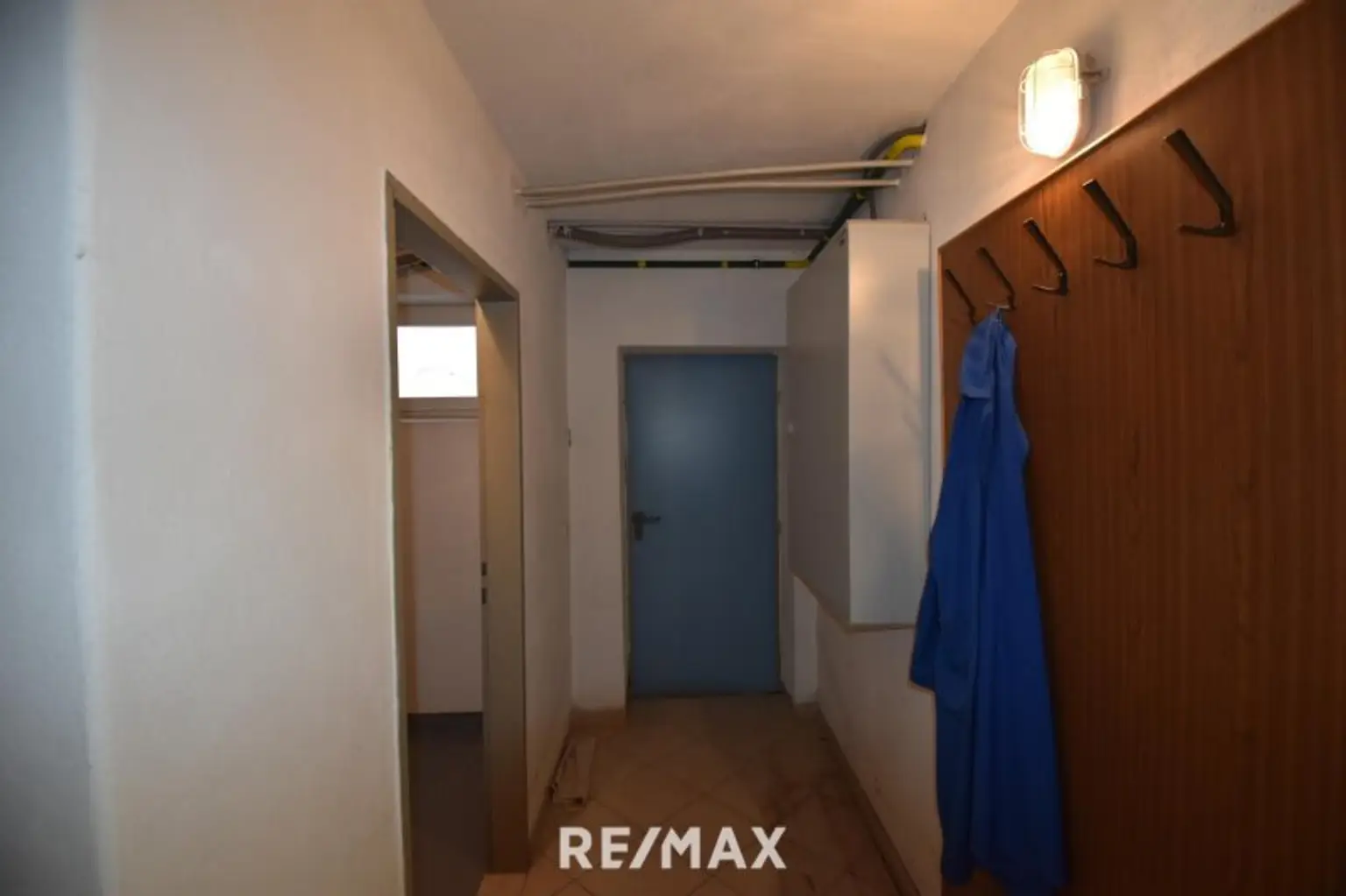 Vorraum mit Zugang Garten KG