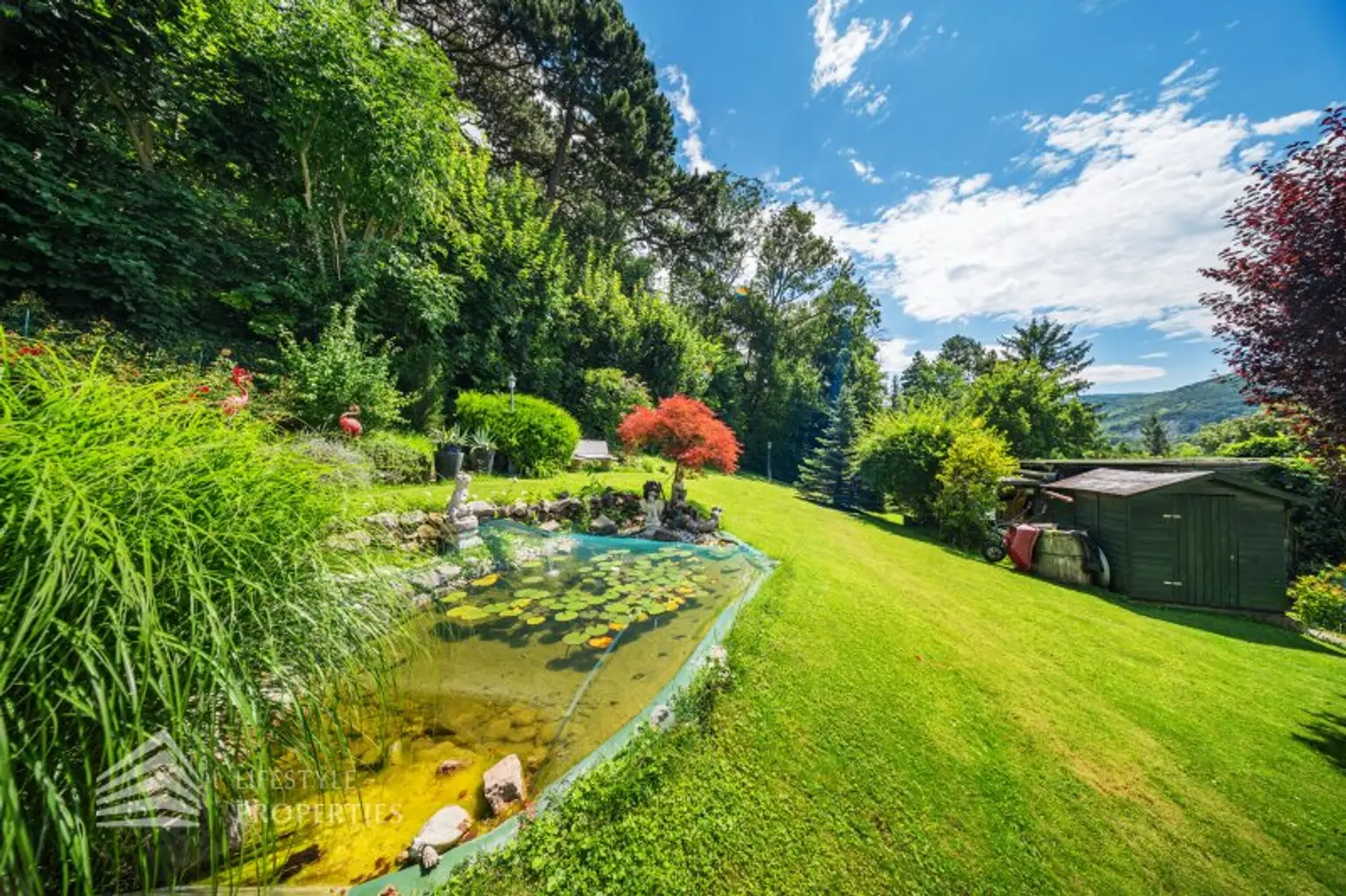 Beeindruckende Villa mit gepflegten Garten und Pool