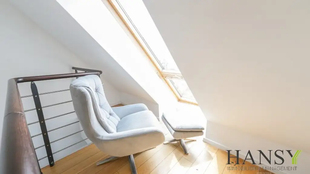 Voll möblierte Maisonette mit großer Terrasse & viel Platz – Dachgeschosswohnung in Toplage!