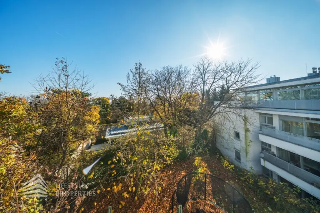 Wunderschöne 5 - Zimmer Wohnung mit Terrasse und Garten