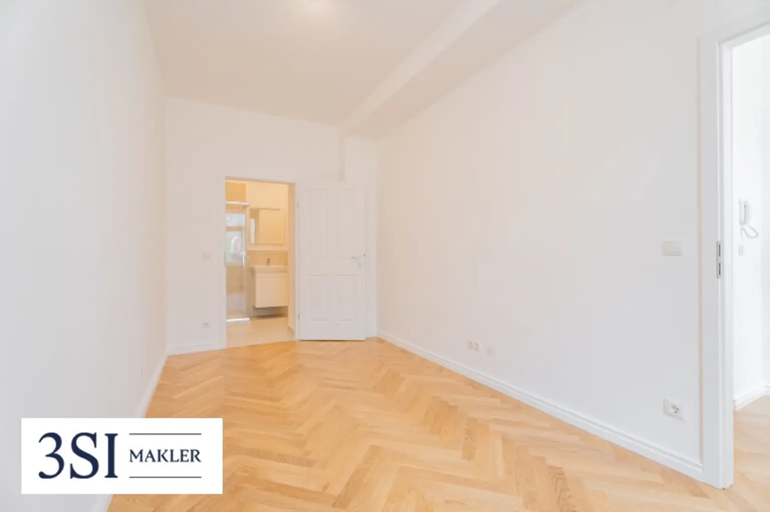 Erstbezug in ruhiger Lage mit Grünblick – sanierte Altbauwohnung am Laubeplatz
