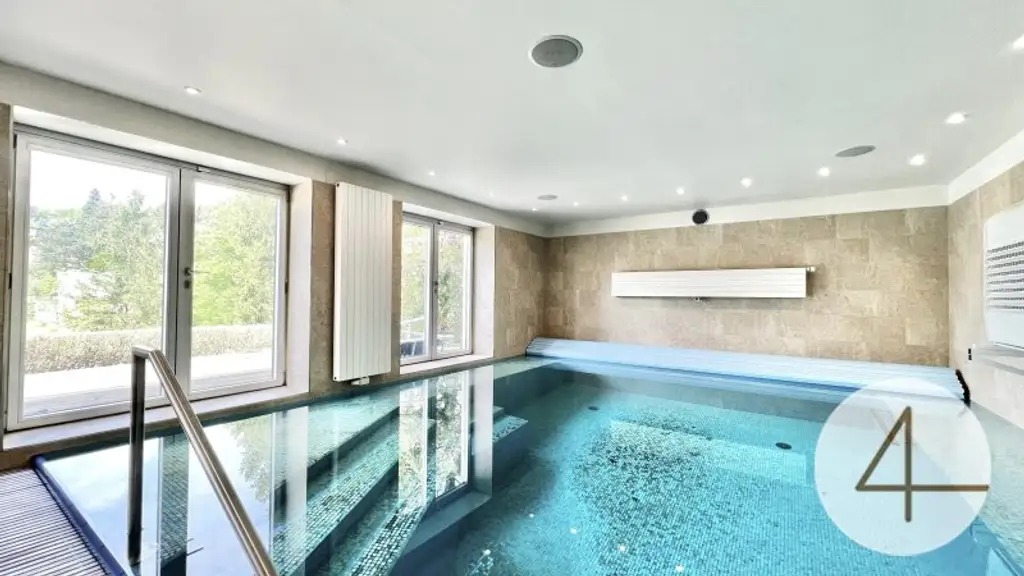 10 Minuten Fahrzeit nach Wien I Klimatisierte Villa mit Weitblick I Wellness, Fitnessraum & Kamin I Terrassen, Balkon & Garten I Hochwertige Ausstattung