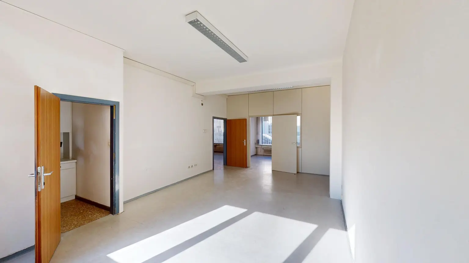 Mehrgenerationenhaus mit Geschäftsfläche in Top-Lage Groß-Enzersdorf