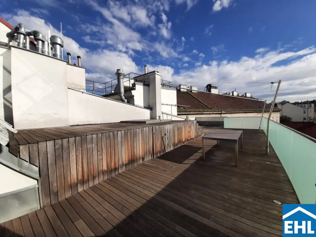 Designer Dachgeschoß-Wohnung mit großzügiger Terrasse auf einer Ebene