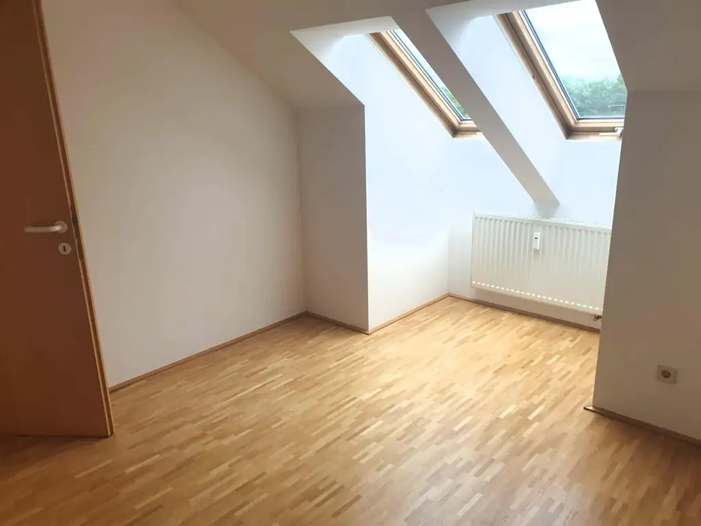 ENNS - Helle, großzügige 3-Zimmerwohnung mit zwei Balkonen und KFZ-Stellplatz!