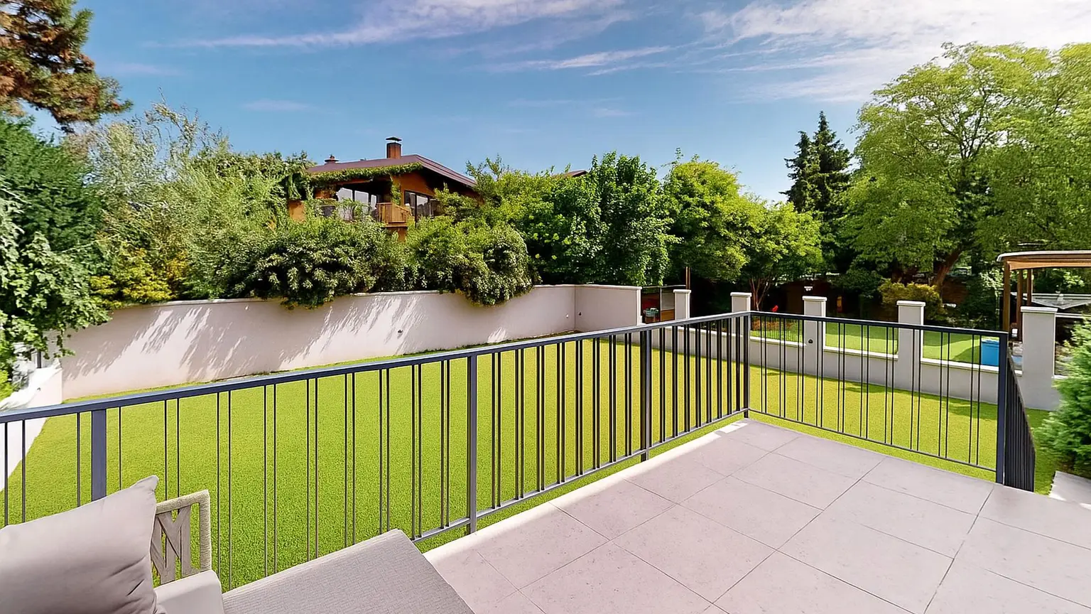 ETWAS GANZ BESONDERES Neuwertige Villa in Grün und Ruhelage nähe Alte Donau mit gepflegtem Garten in privilegierter Lage Wien 1210
