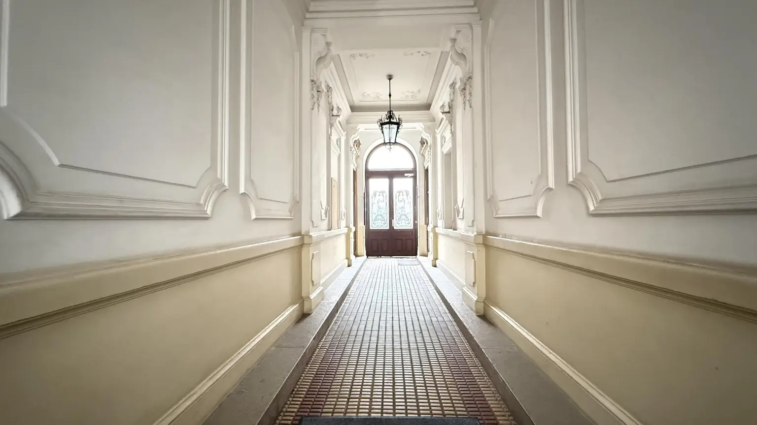 repräsentativer Eingang