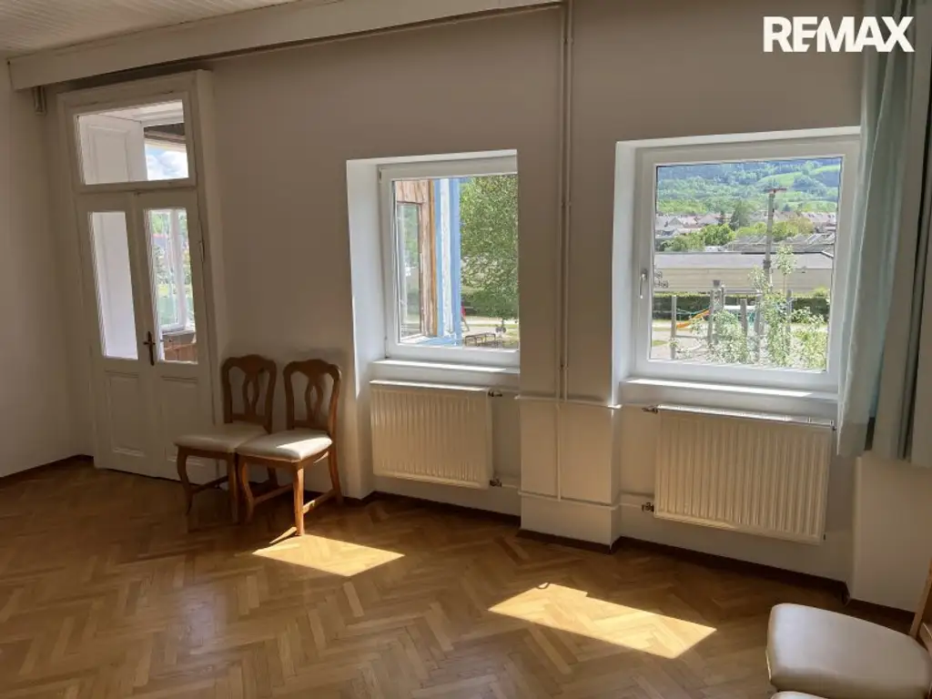 Schlossblick! Charmantes Einfamilienhaus in Gloggnitz am Silbersberg!!