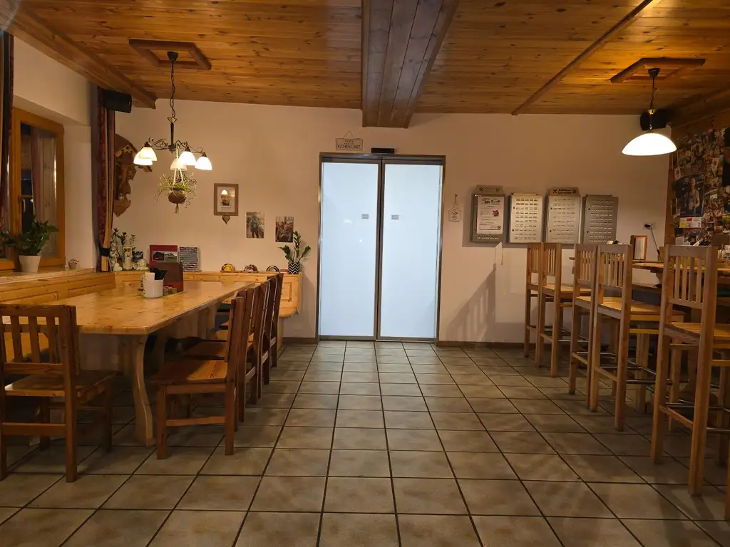 Großes Haus für Visionäre in Aussichtslage (Buschenschank, Weingärten)