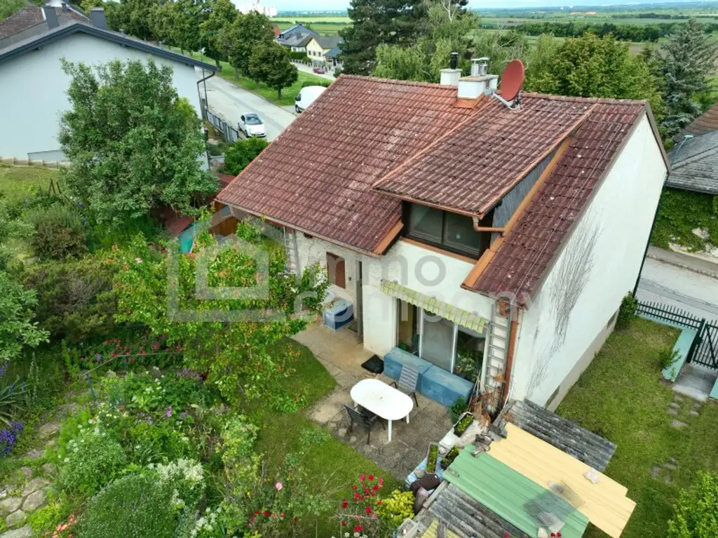 Renovierungsbedürftiges Haus mit idyllischen, großen Garten in Sommerein zu verkaufen!