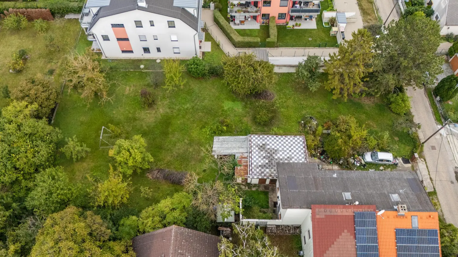 “Exklusives Baugrundstück auf Eigengrund – Ihr Traumprojekt in Bestlage“