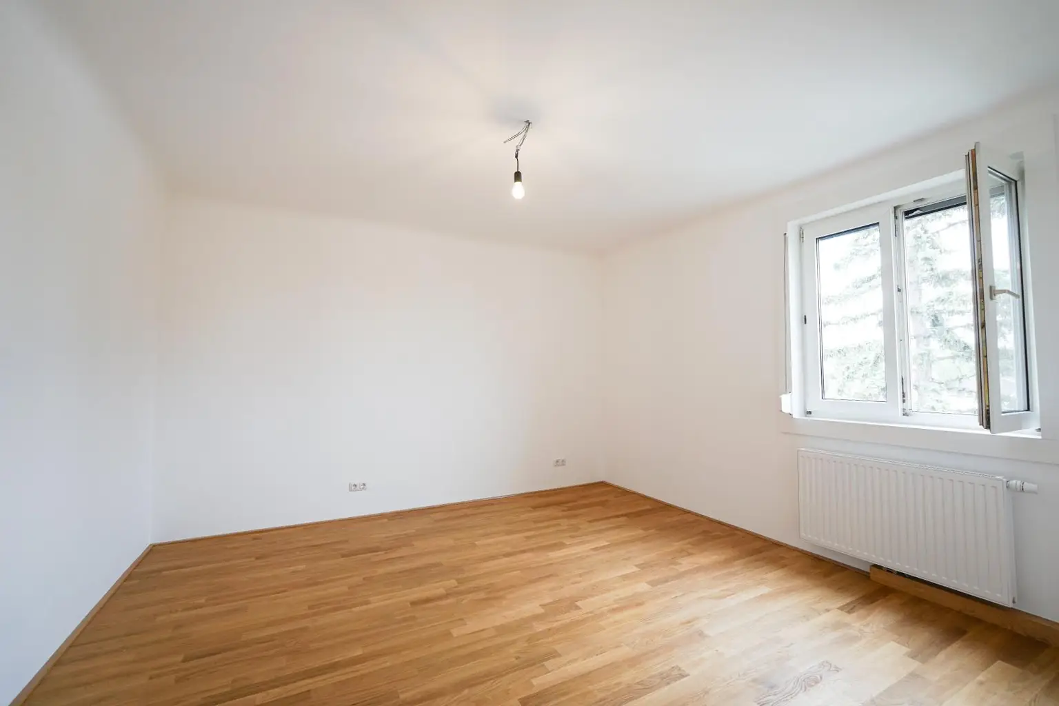 ERSTBEZUG NACH GENERALSANIERUNG – 3-Zimmer-Mietwohnung mit Balkon, Keller & Garage