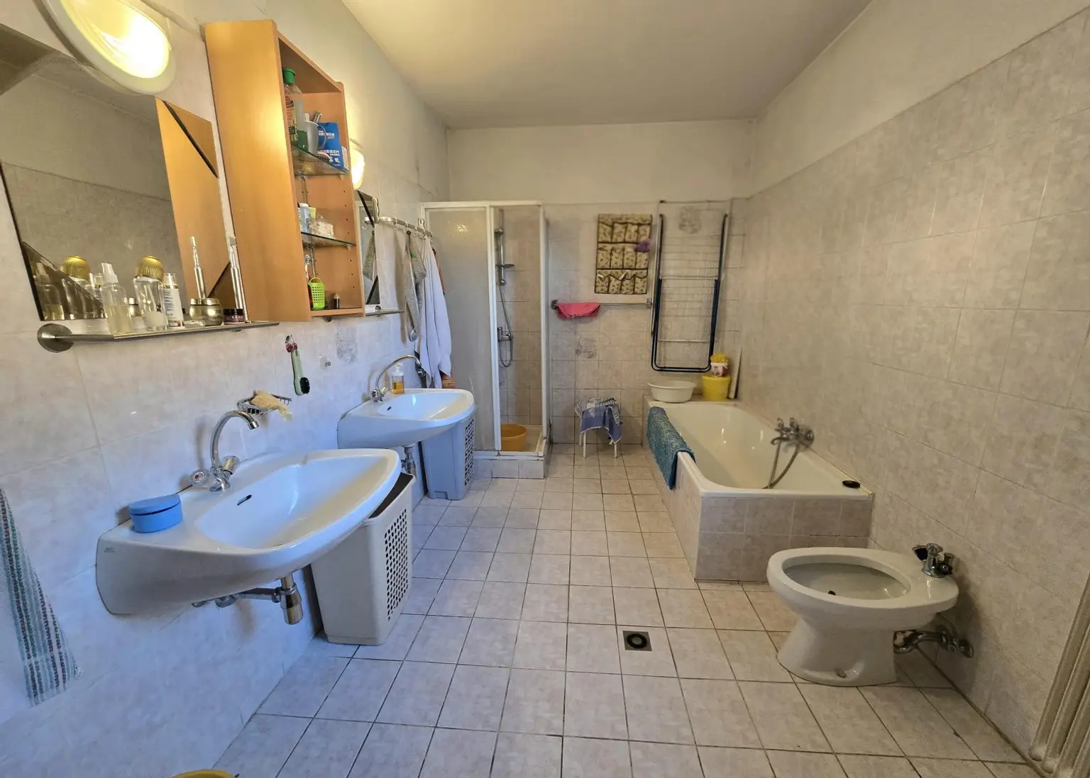 "Einfamilienhaus mit Potenzial und großem Garten – Theresienfeld "