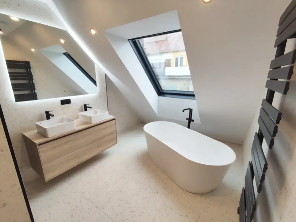 Krongasse! Erstbezug Penthouse mit 3 Terrassen und privatem Liftzugang auf frisch saniertem Altbau! Top17