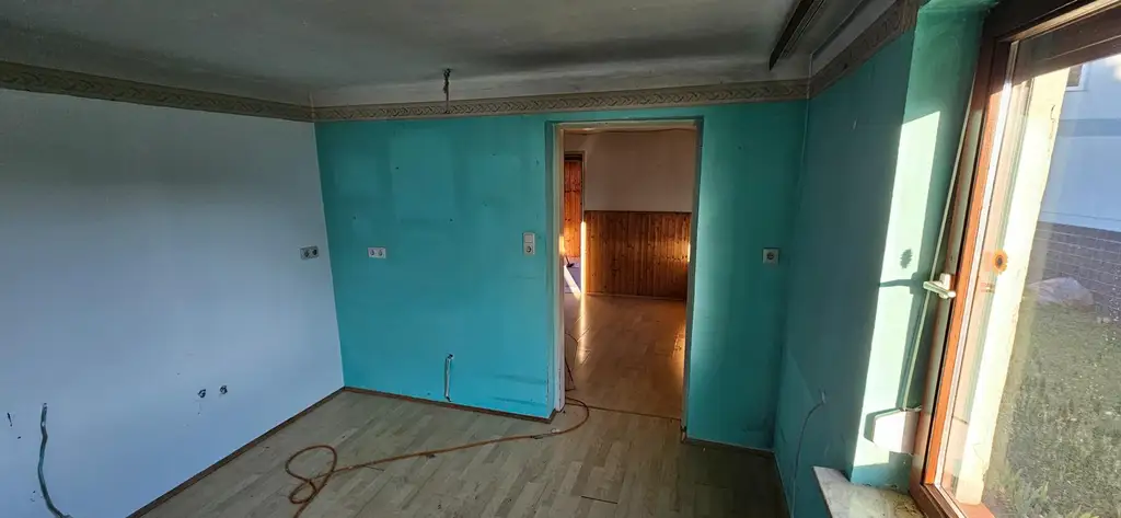 Sanierungsbedürftiges Haus mit Potenzial in attraktiver Lage - ab sofort verfügbar!